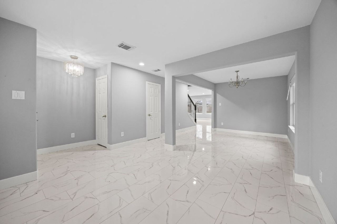 4500 Upland Circle Dr - Photo 4 of 32