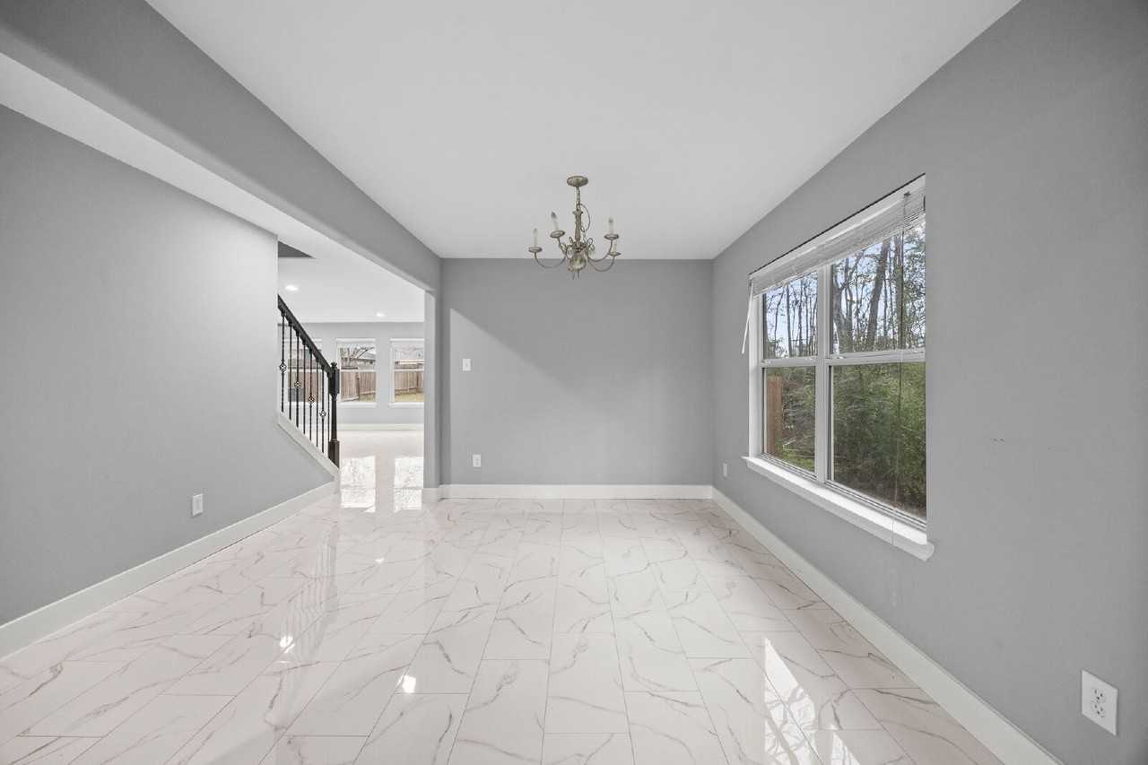4500 Upland Circle Dr - Photo 5 of 32