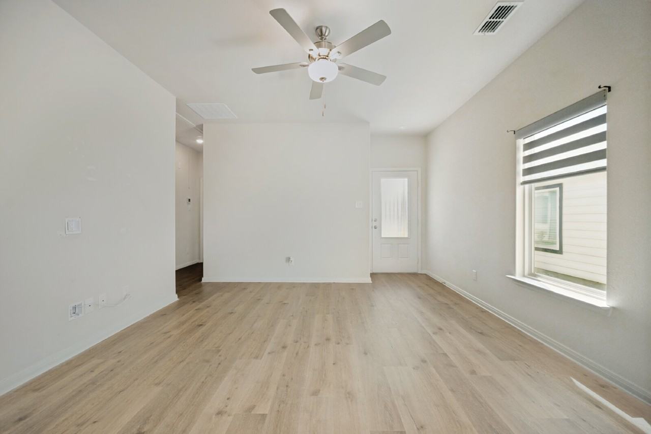 8213 White Wolf Trl - Photo 4 of 26