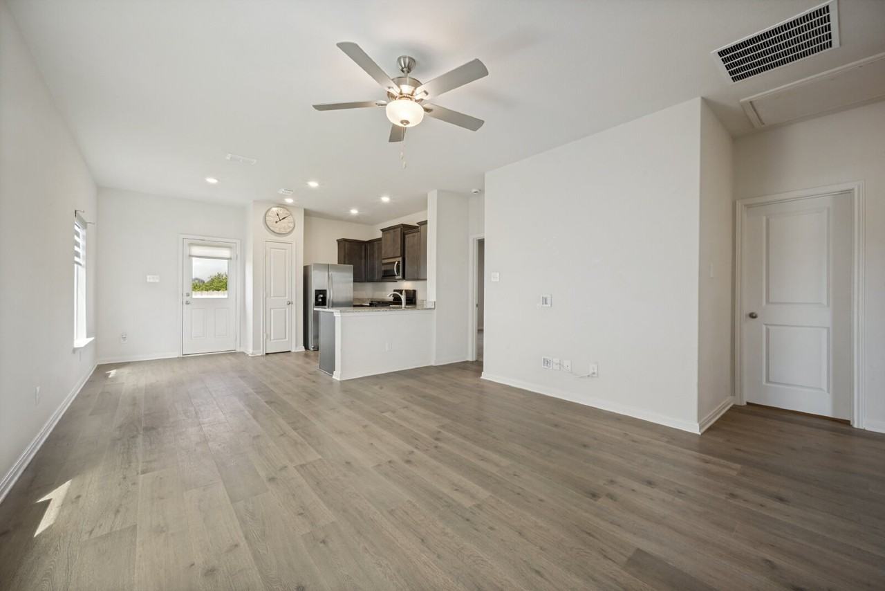8213 White Wolf Trl - Photo 7 of 26
