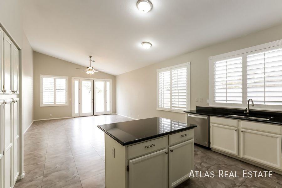 931 N Beck Ct - Photo 5 of 20