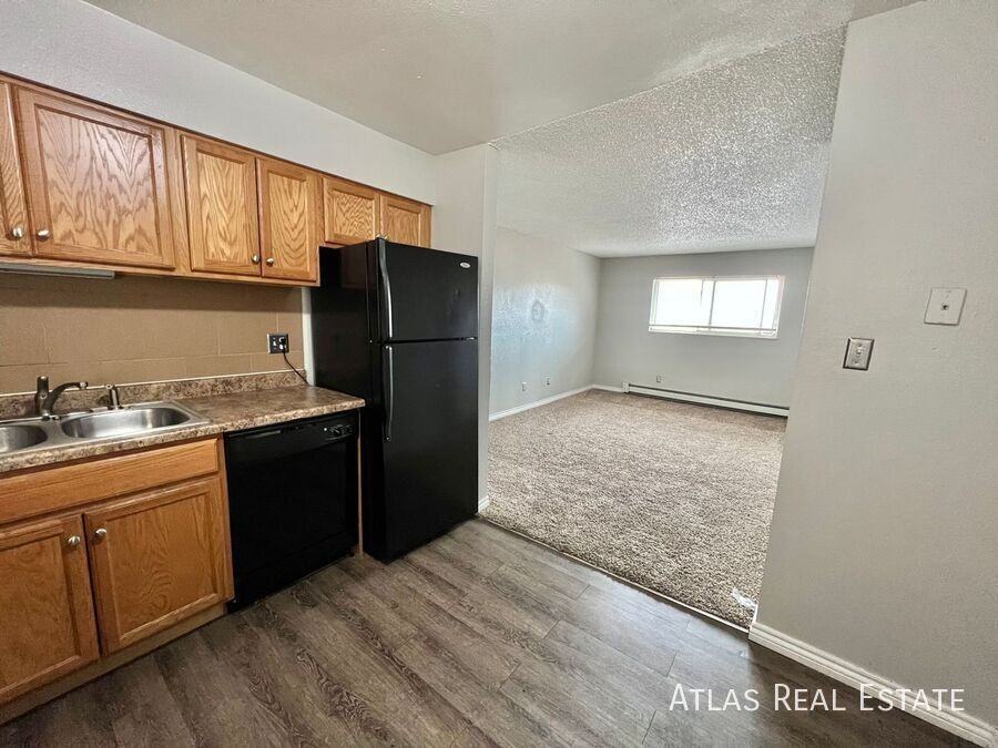 2913 Straus Ln #4 - Photo 2 of 10