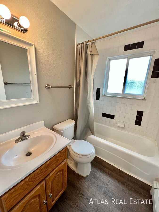2913 Straus Ln #4 - Photo 5 of 10