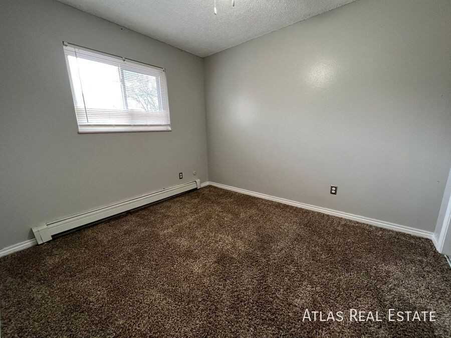 2913 Straus Ln #4 - Photo 6 of 11