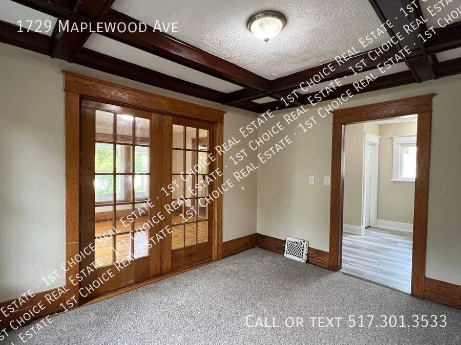 1729 Maplewood Ave - Photo 6 of 18