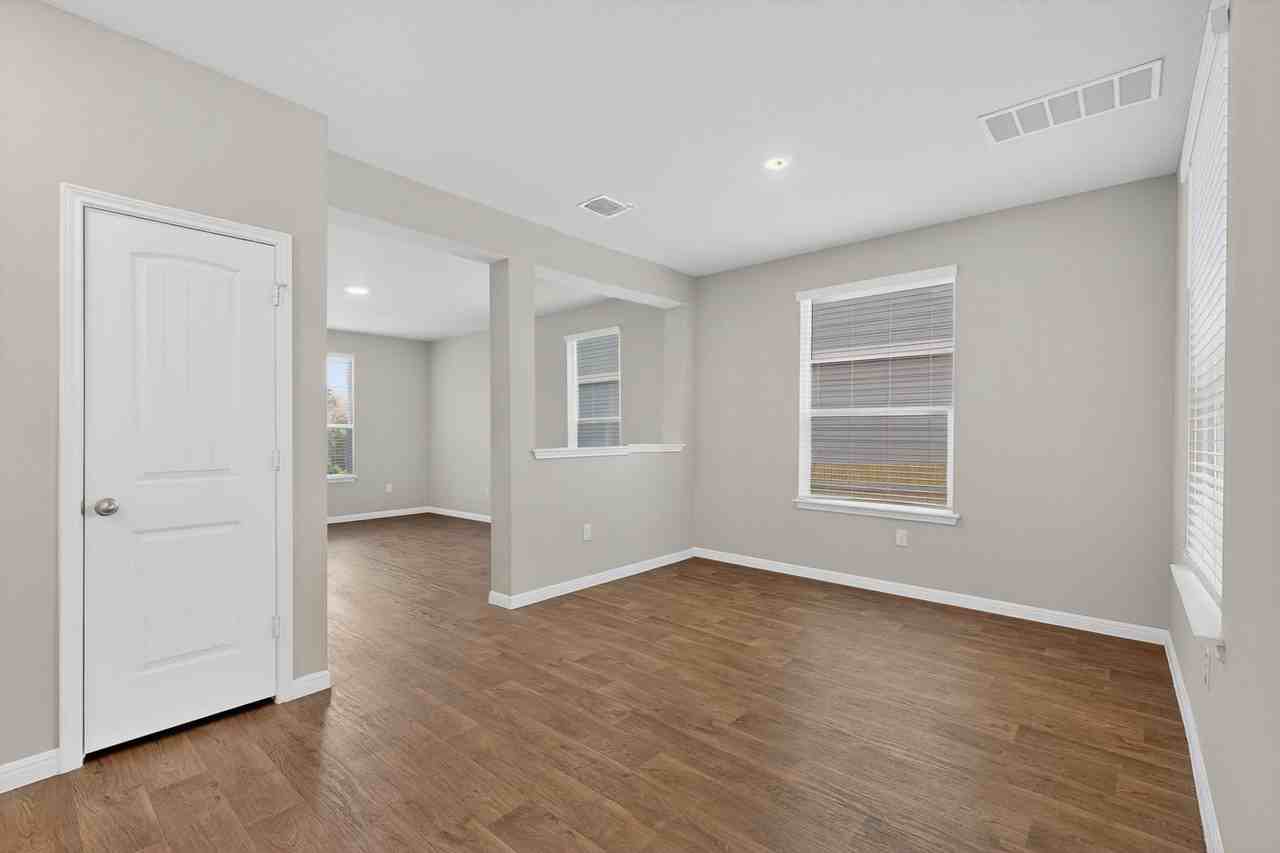 1709 Arborside Dr #NA - Photo 7 of 20