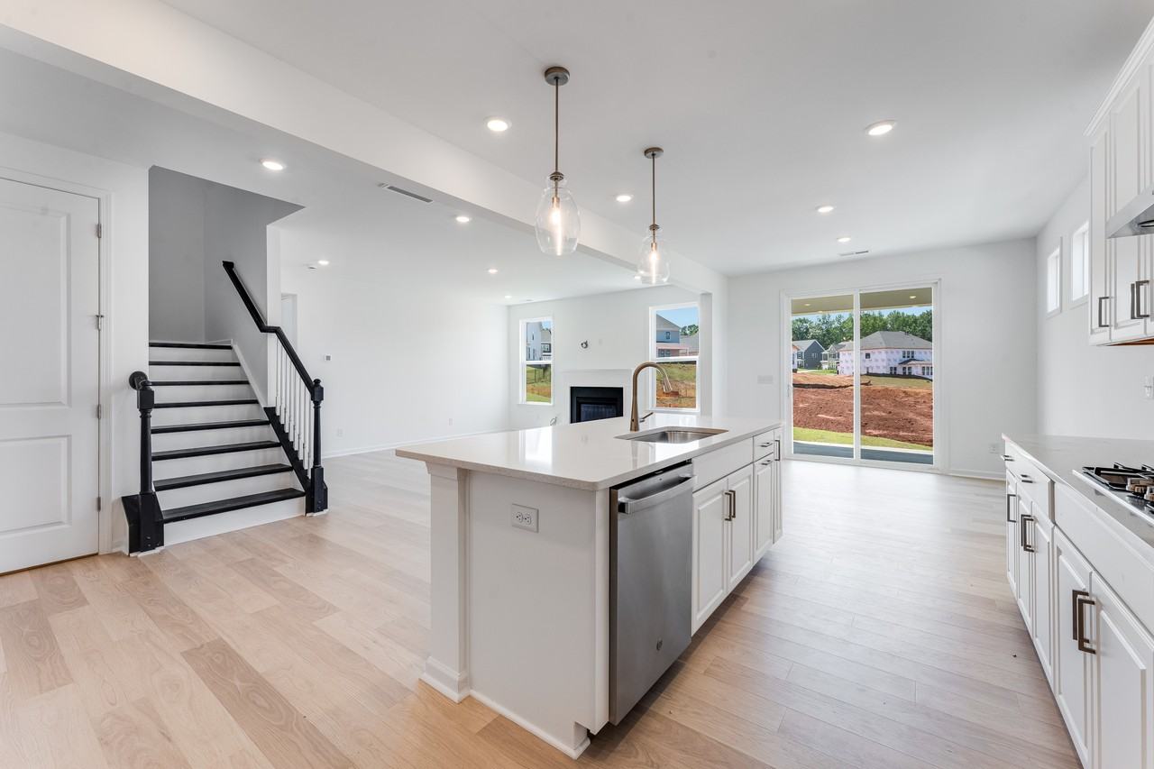 136 Glenn Dr #NA - Photo 3 of 30