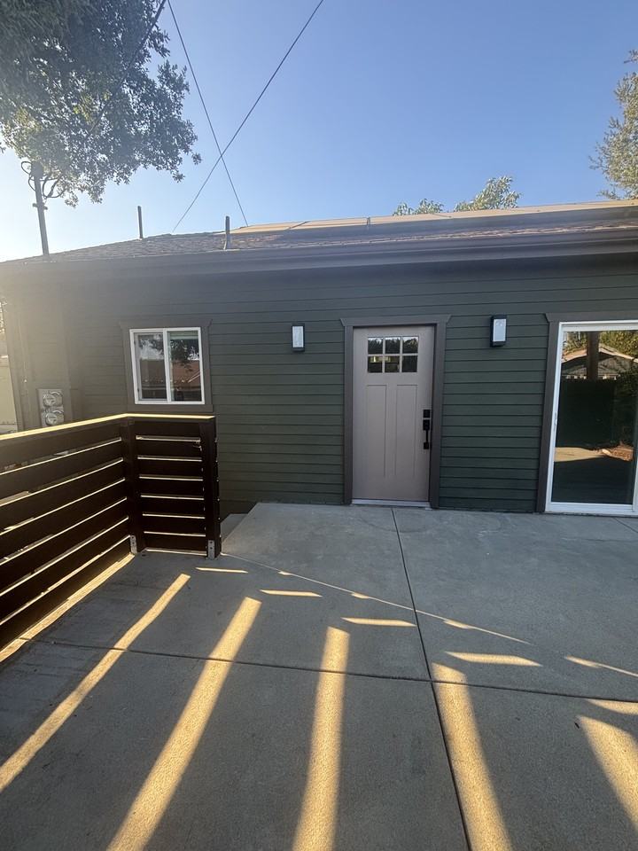 324 E Colorado Blvd #NA - Photo 2 of 15