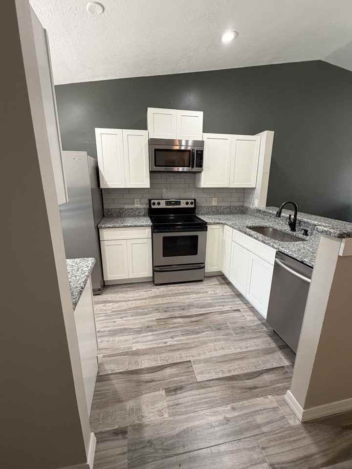 108 Water Oak Dr #108 - Photo 4 of 17