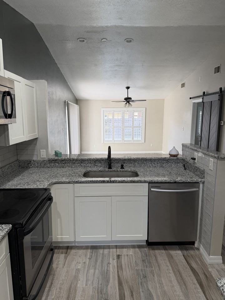 108 Water Oak Dr #108 - Photo 7 of 17