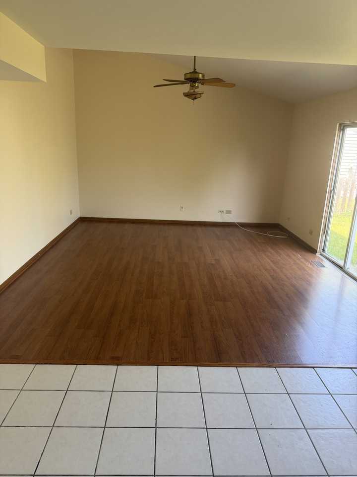 125 S Southport Rd - Photo 2 of 5