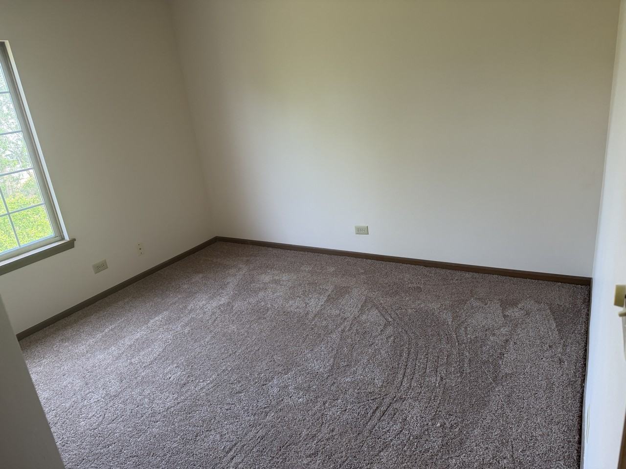 125 S Southport Rd - Photo 4 of 5