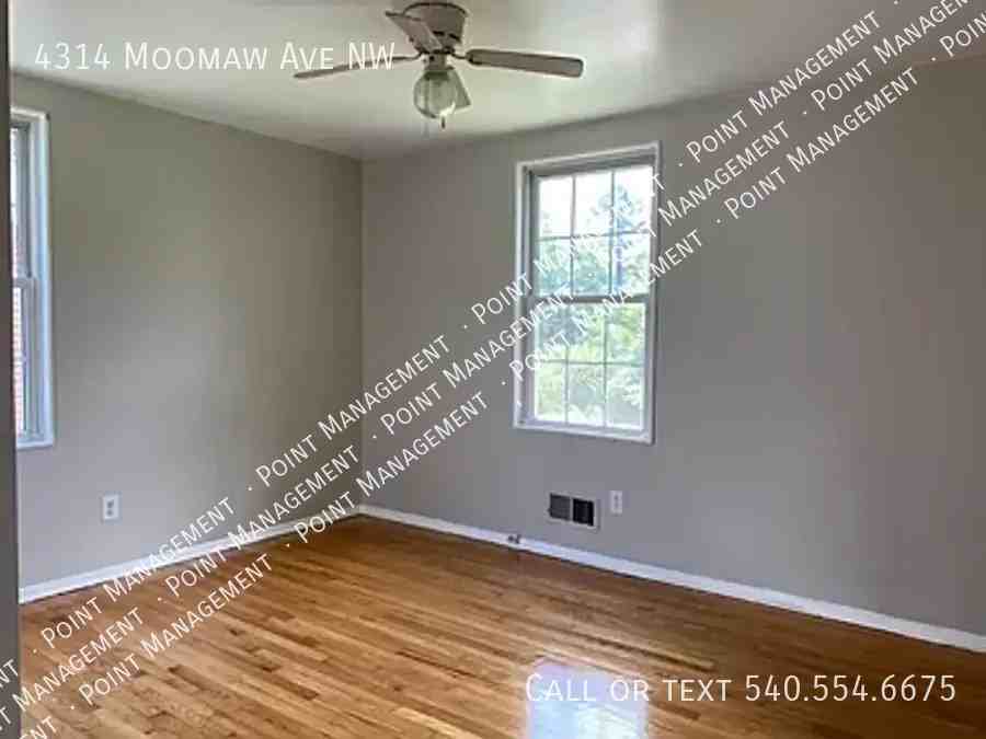 4314 Moomaw Ave Nw - Photo 6 of 8