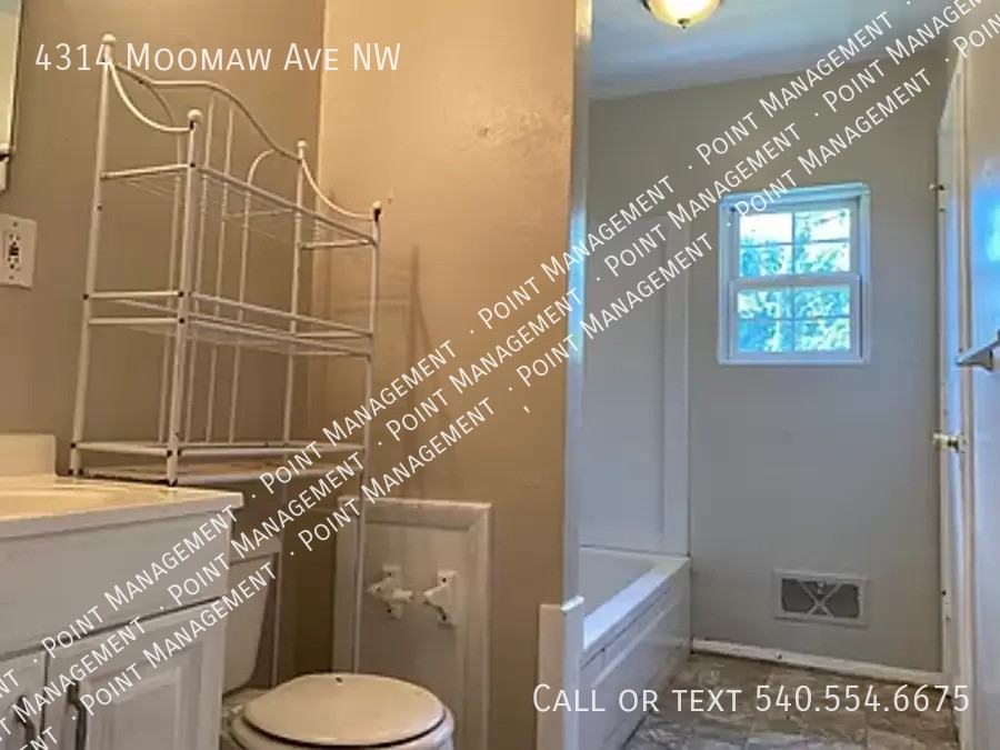 4314 Moomaw Ave Nw - Photo 7 of 8