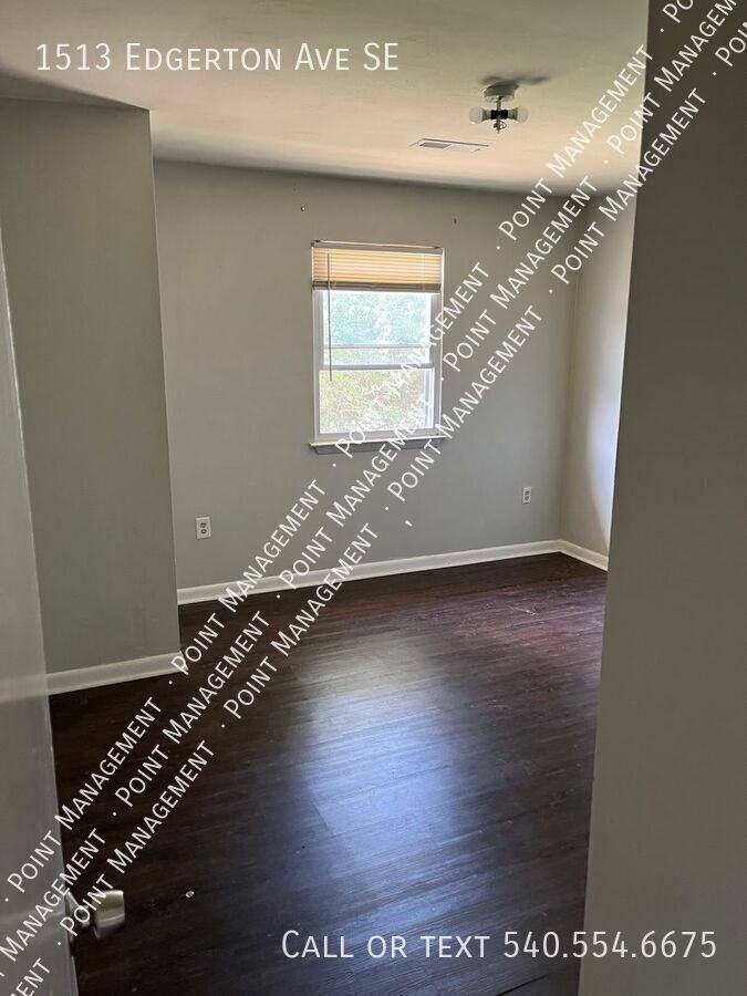 1513 Edgerton Ave Se - Photo 4 of 6