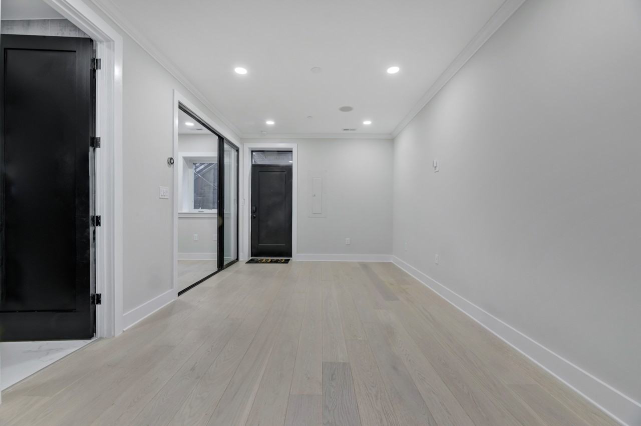 2305 Nicholson St Se #103 - Photo 4 of 18