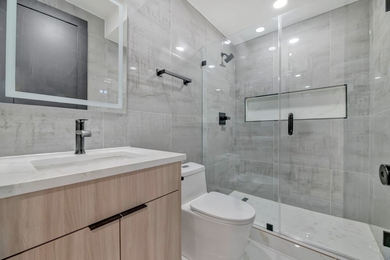 2305 Nicholson St Se #103 - Photo 7 of 18