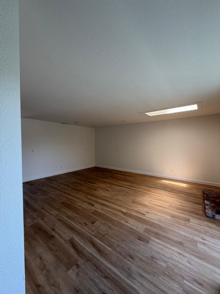 713 Frederick St - Photo 4 of 17