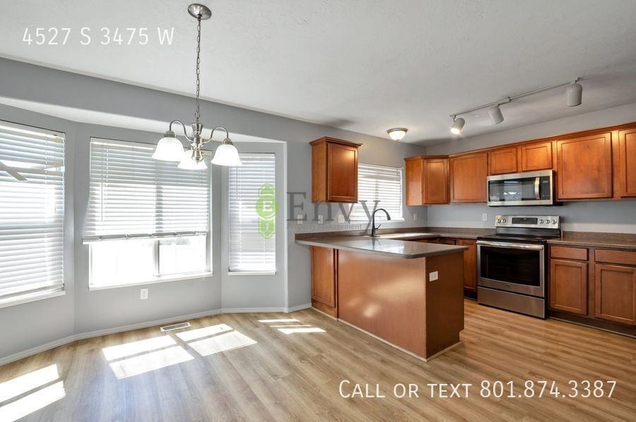 4527 S 3475 W - Photo 3 of 15