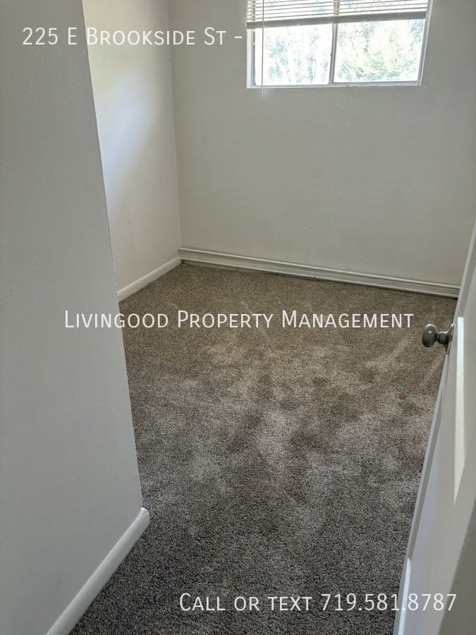 225 E Brookside St #1A - Photo 6 of 9