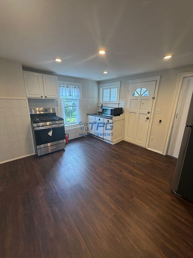 15 Center St - Photo 5 of 16