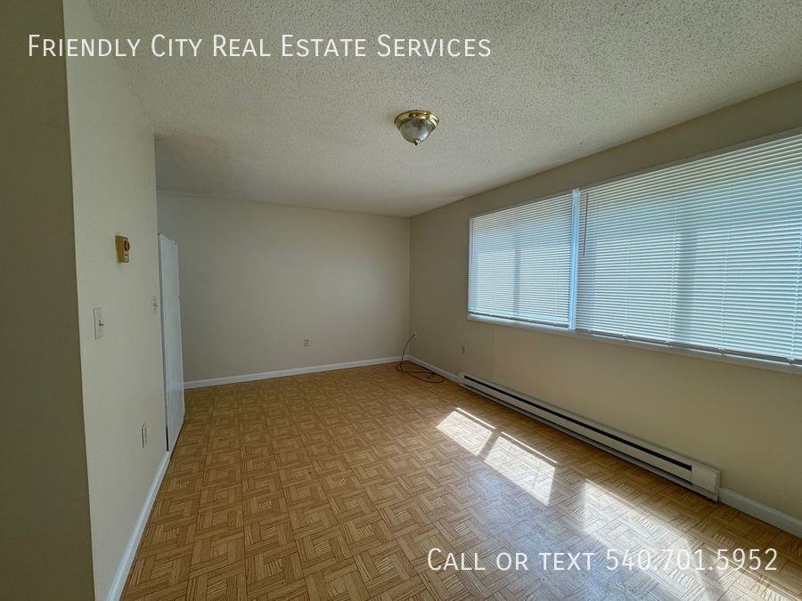572 Long Ave - Photo 4 of 10