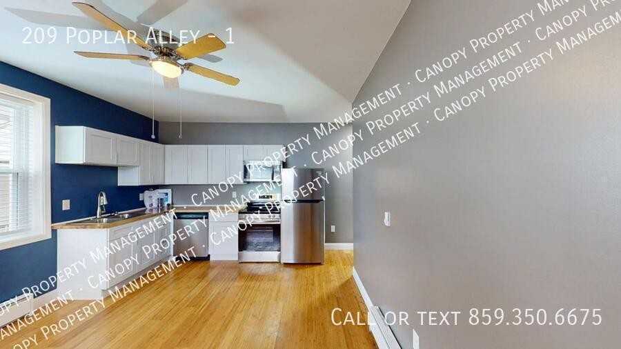 209 Poplar St #1 - Photo 4 of 10