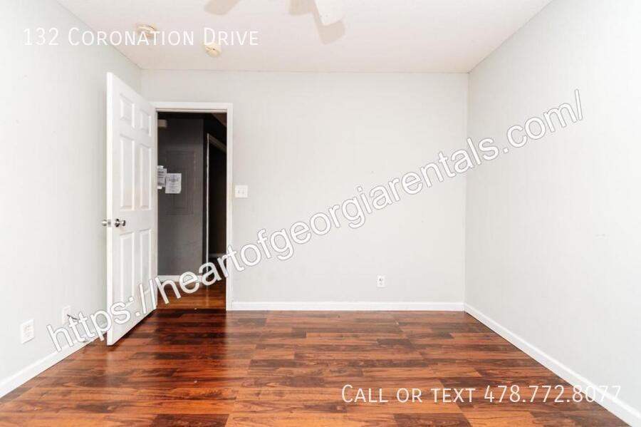 132 Coronation Dr - Photo 2 of 17