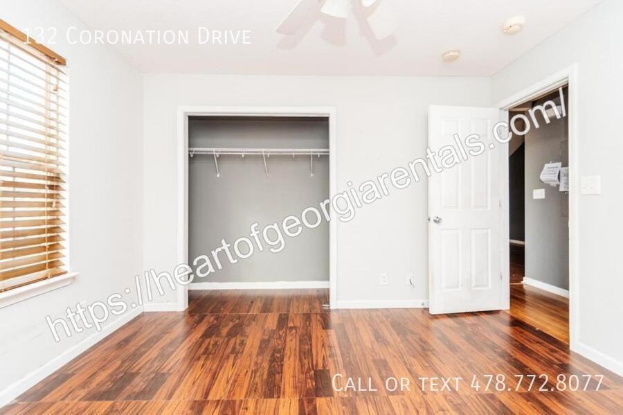 132 Coronation Dr - Photo 3 of 17