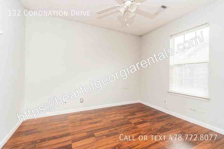 132 Coronation Dr - Photo 4 of 17