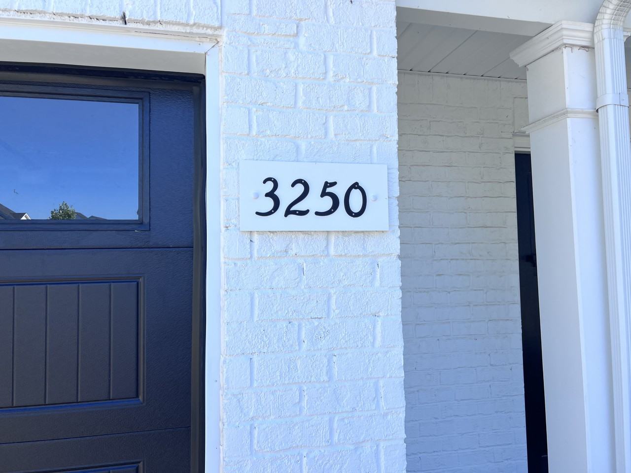 3250 Clemons Cir - Photo 2 of 14