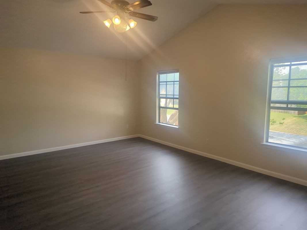 701 Brazos Dr - Photo 3 of 7