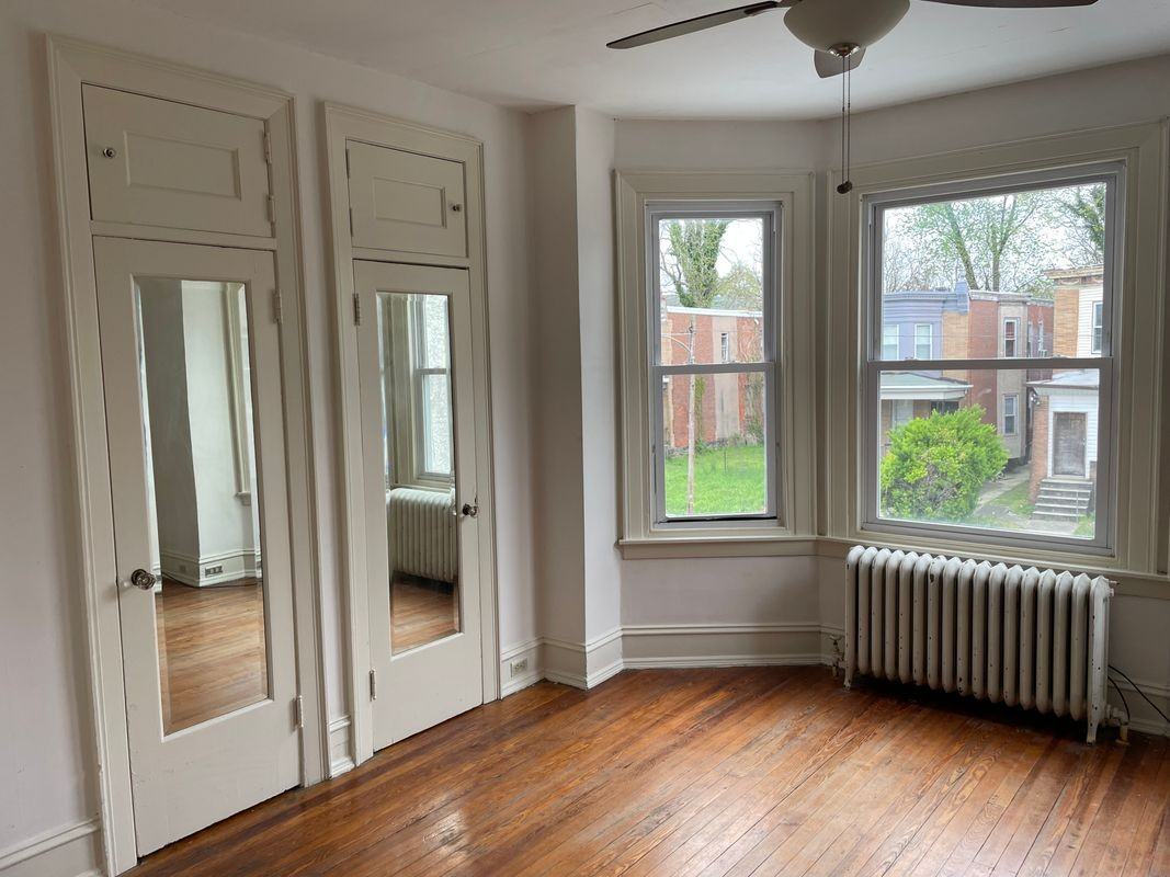 5853 Ashland Ave - Photo 5 of 15