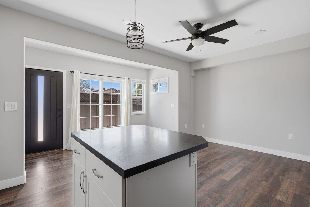 13869 Mercado Dr - Photo 5 of 14