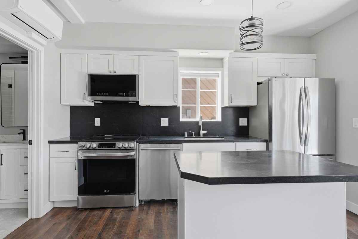 13869 Mercado Dr - Photo 7 of 14