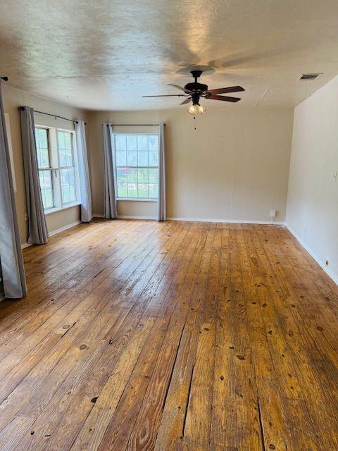 2705 Sherwood Ln - Photo 5 of 14