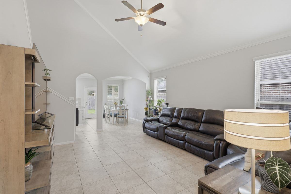 2244 Ivy Wall Dr - Photo 3 of 28