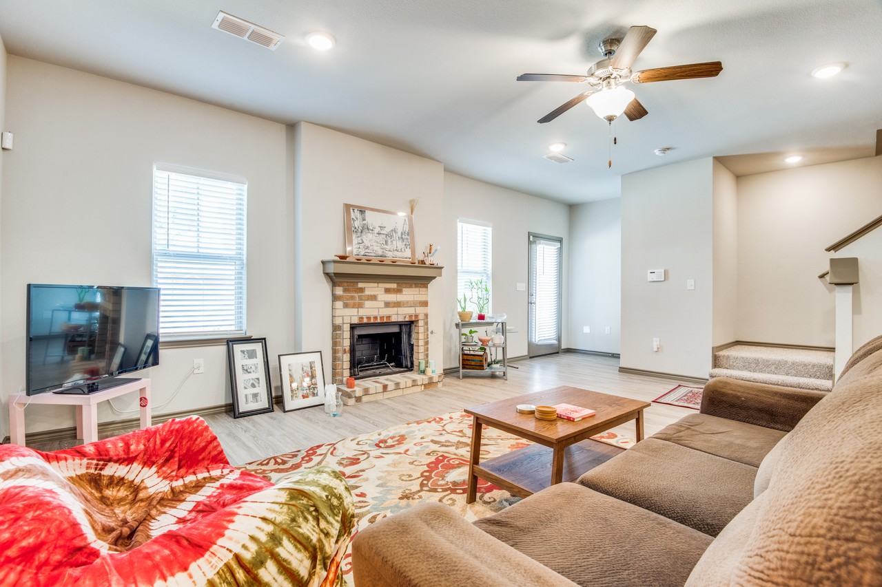8706 Tudor Pl #1 - Photo 3 of 11