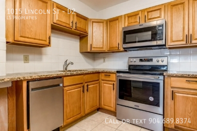 1015 Lincoln St #D2 - Photo 3 of 10
