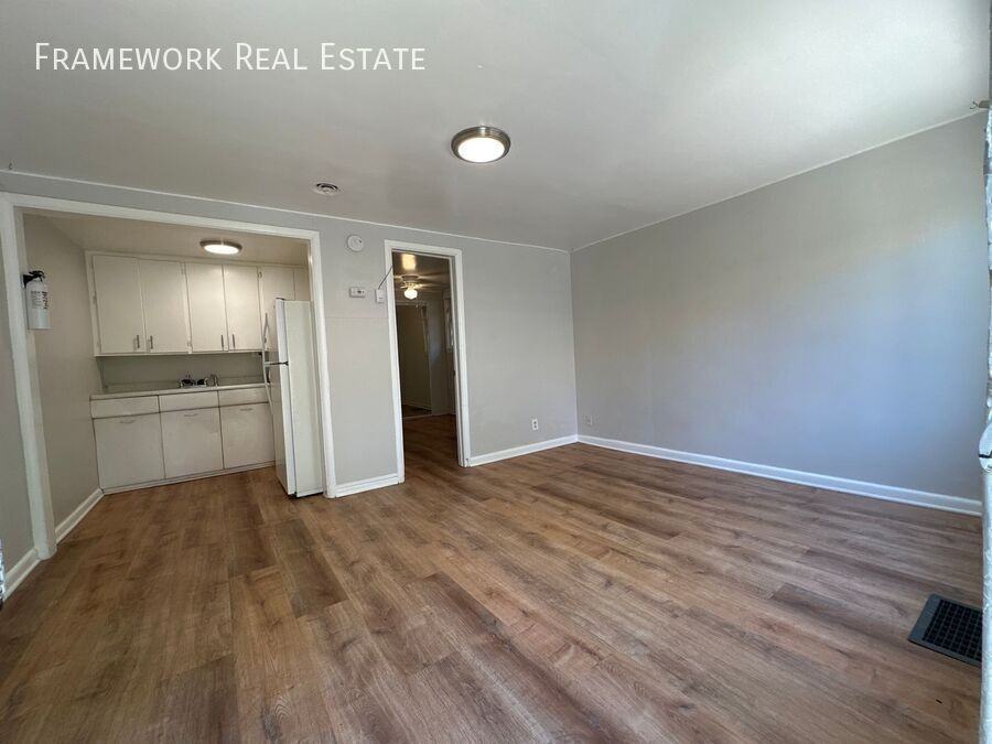1356 Zephyr St #1356 - Photo 6 of 12