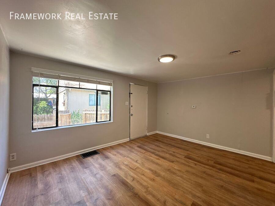 1356 Zephyr St #1356 - Photo 7 of 12