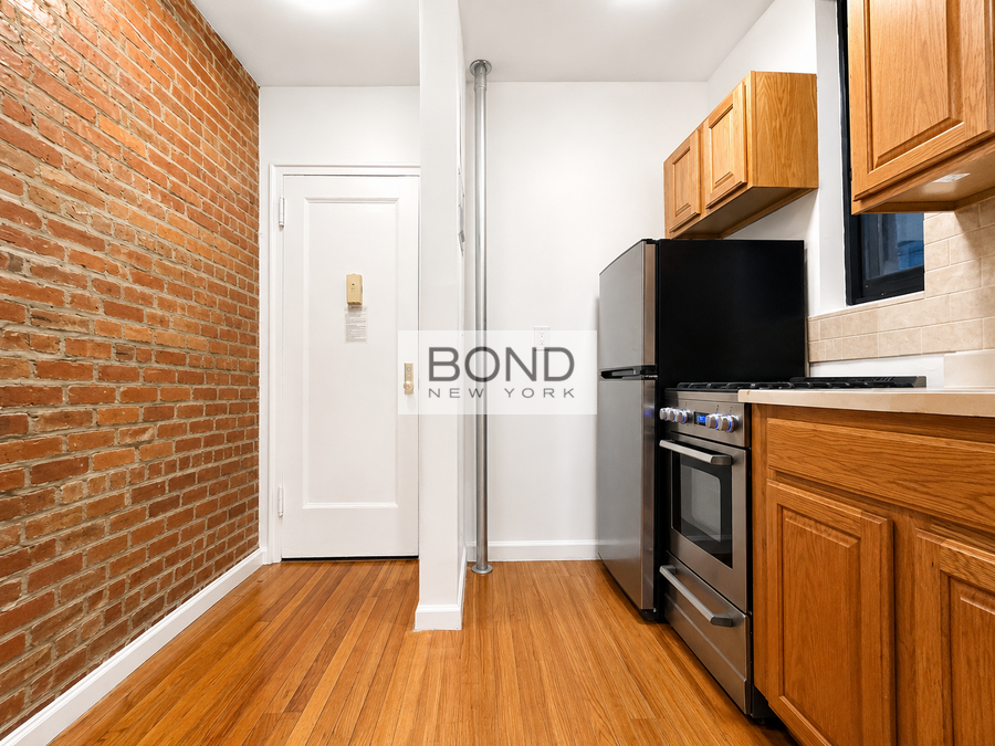 166 W 83rd St #C - Photo 2 of 6