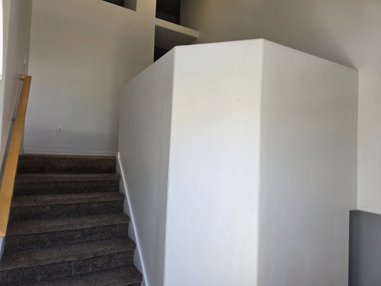212 Lyman Ln - Photo 4 of 38