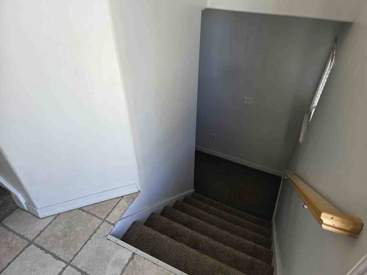 212 Lyman Ln - Photo 5 of 38