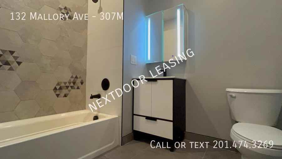 132 Mallory Ave #307M - Photo 4 of 10