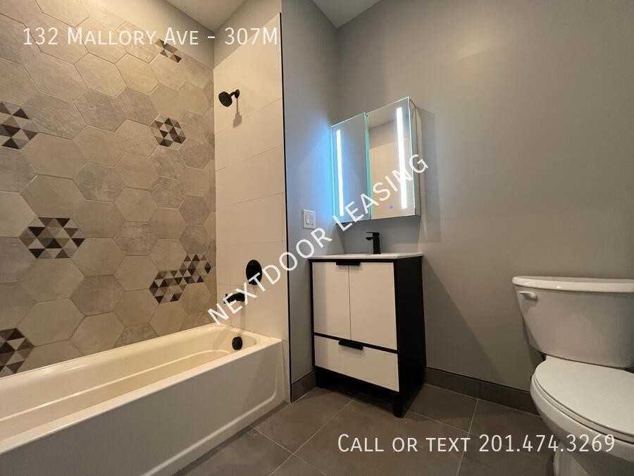 132 Mallory Ave #307M - Photo 5 of 10