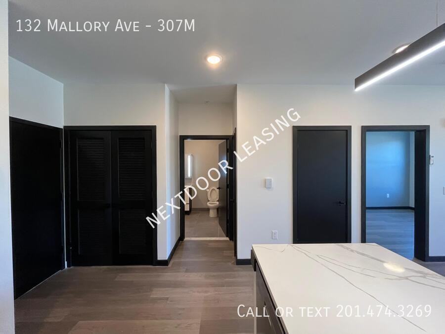 132 Mallory Ave #307M - Photo 6 of 10