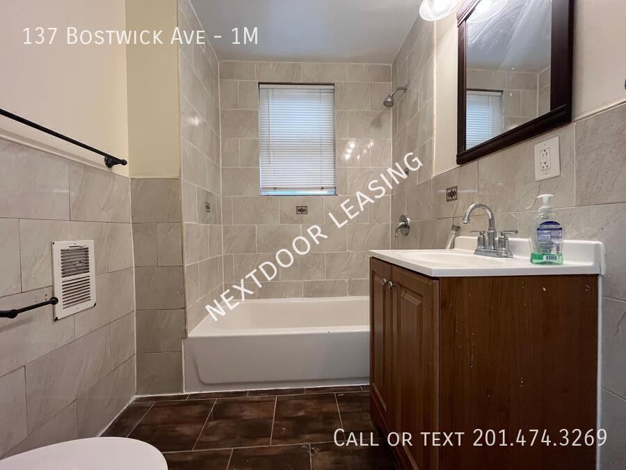 137 Bostwick Ave #1M - Photo 2 of 9