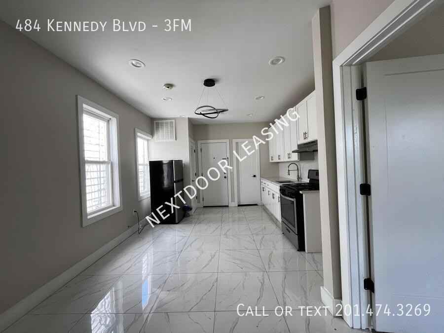484 Kennedy Blvd #3FM - Photo 4 of 9