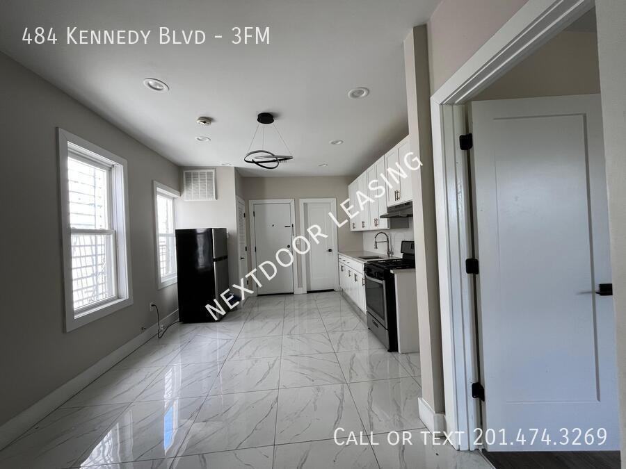 484 Kennedy Blvd #3FM - Photo 5 of 9